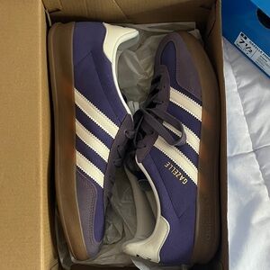 Adidas Men's Purple and Cream Sneakers